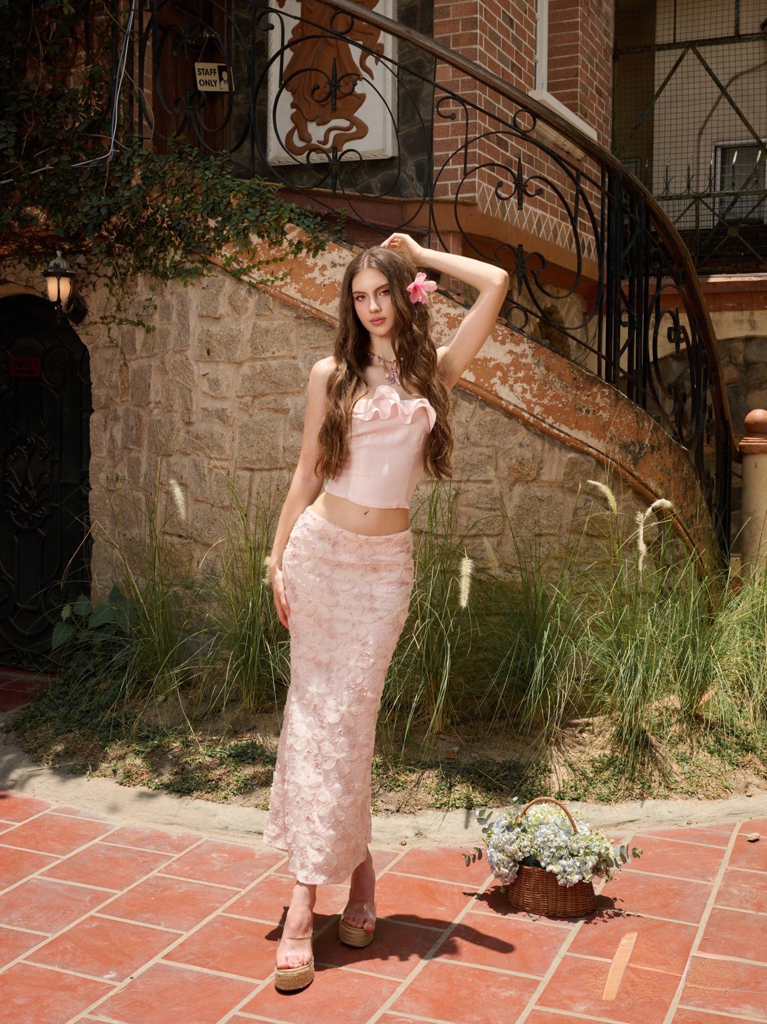 Set Dahlia completo, frente, top strapless tafeta y falda sirena con brillos 3D